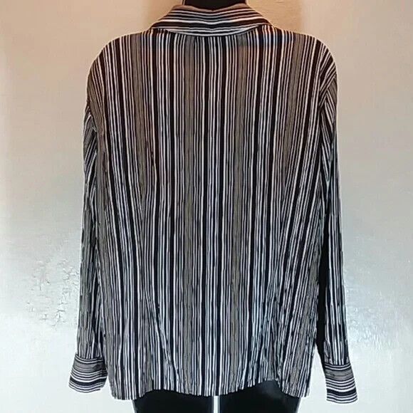 East 5th women's size Large button front shirt * - Picture 2 of 7